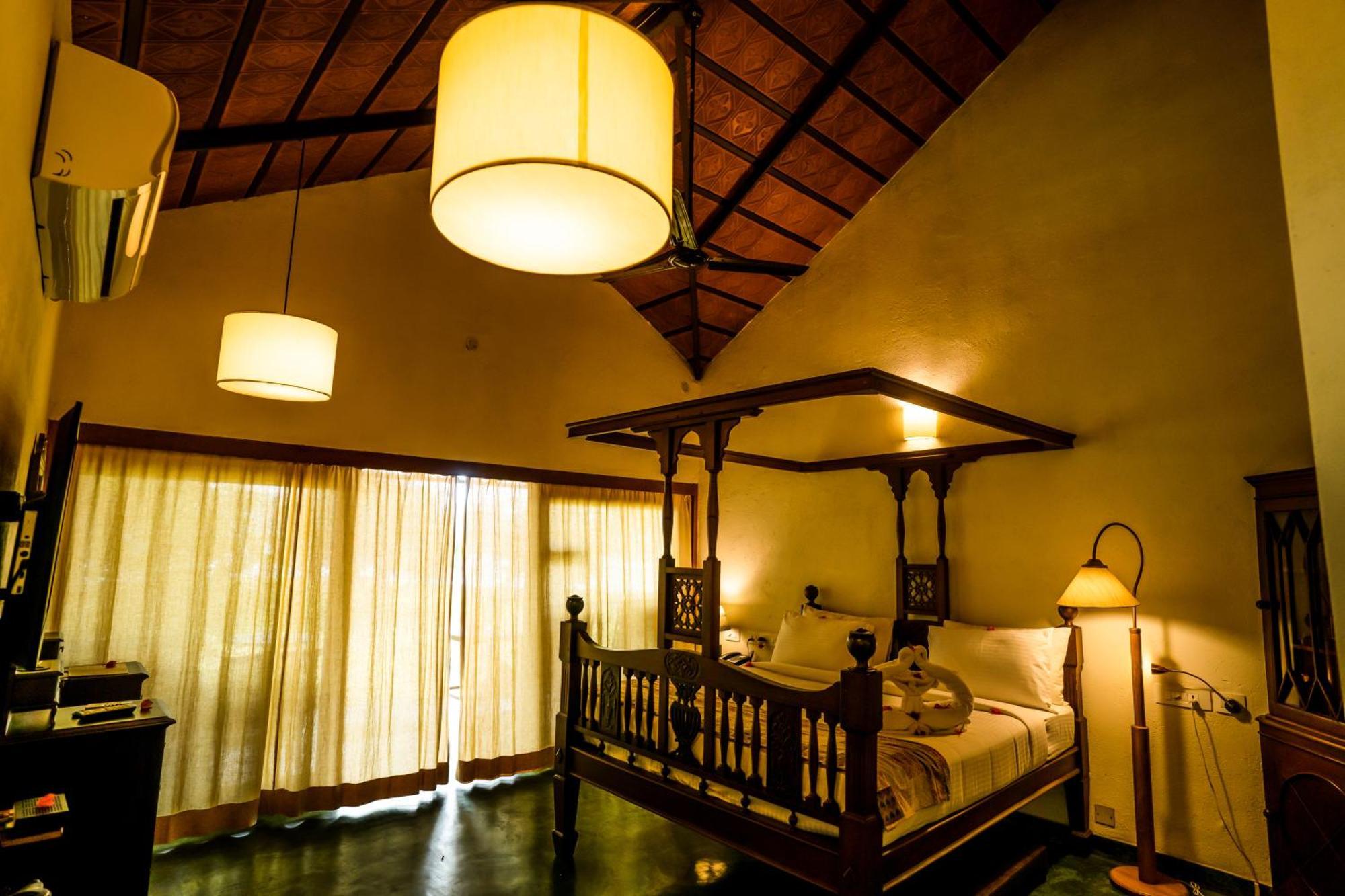 Cranganor History Cafe & Riverside Chateau North Paravur Екстериор снимка